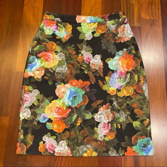 Flower Explosion Skirt by Caméléon, Made in Canada, Mini Pencil Style, Floral - Picture 1 of 10